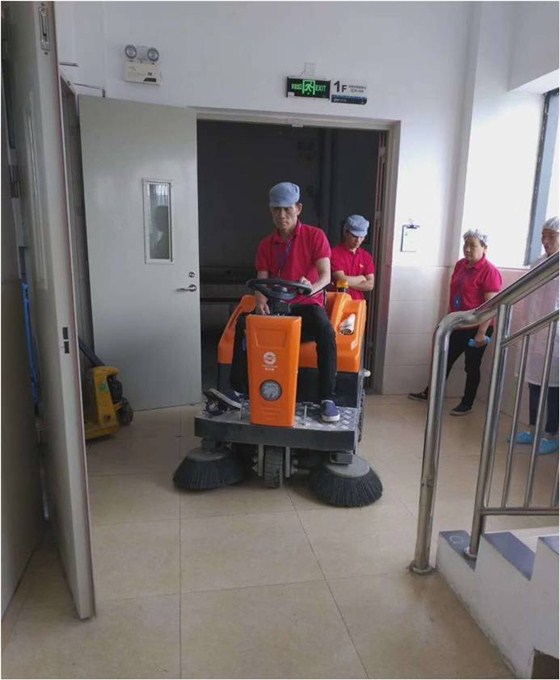 明捷清潔對區域主管進行實操培訓 明捷清潔對區域主管進行實操培訓