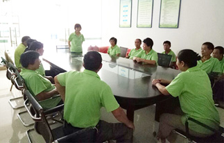 保潔員工作現(xiàn)場(chǎng) 保潔員工作現(xiàn)場(chǎng)