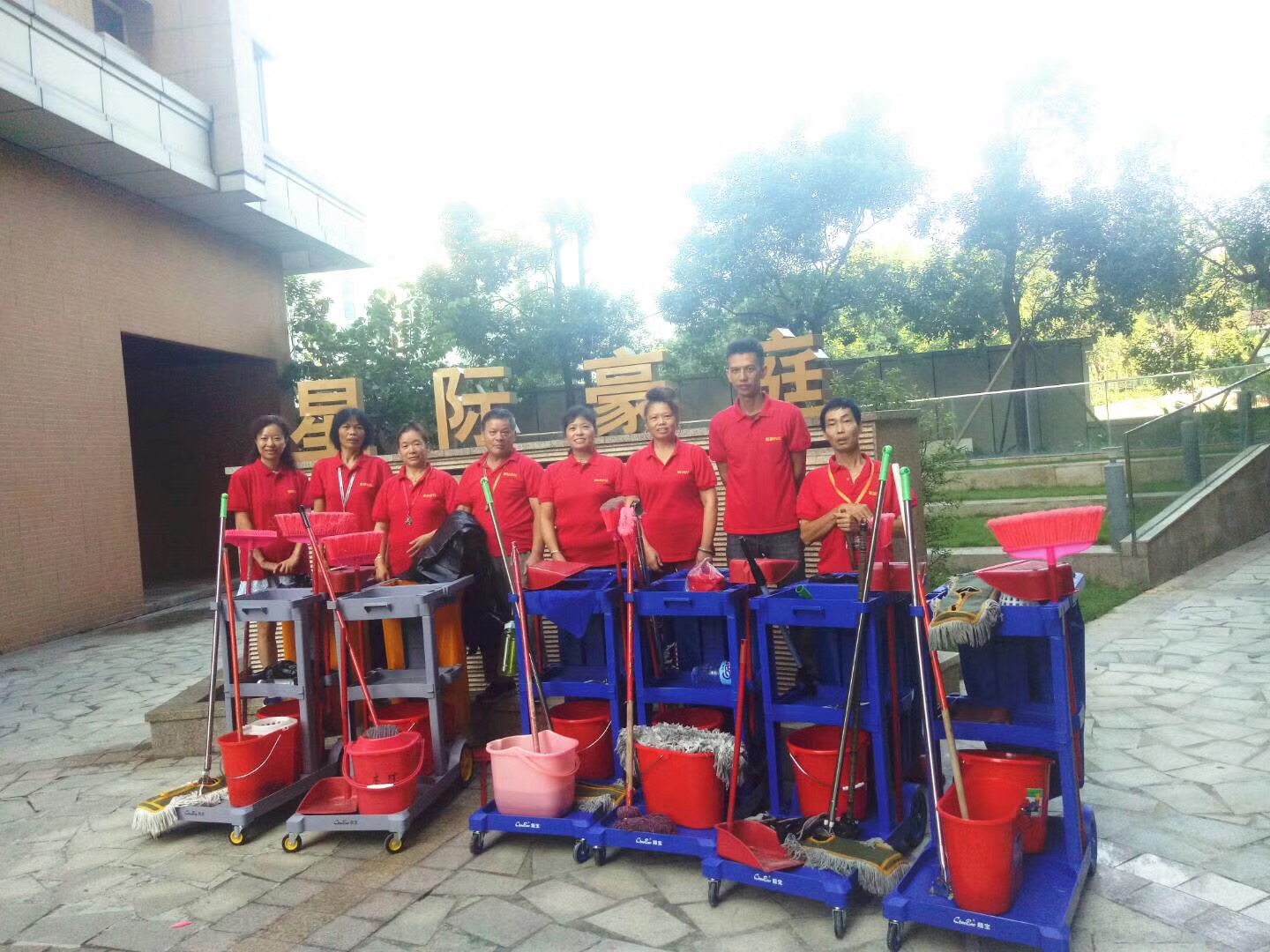 中山星際豪庭小區保潔案例
