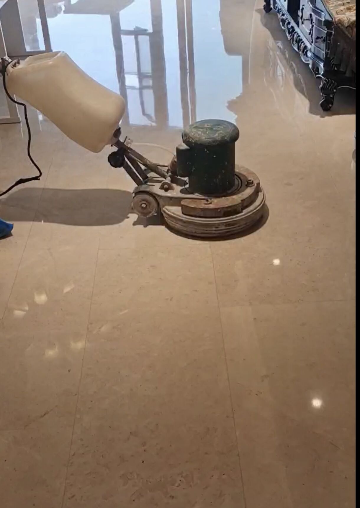 明捷清潔地面拋光打蠟方案 明捷清潔地面拋光打蠟方案